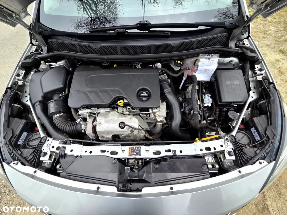 Opel Astra 1.6 CDTI Elite S&S - 36