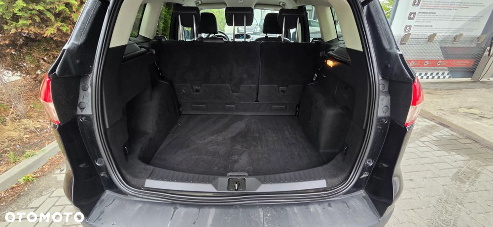 Ford Kuga 2.0 TDCi 2x4 Titanium - 34
