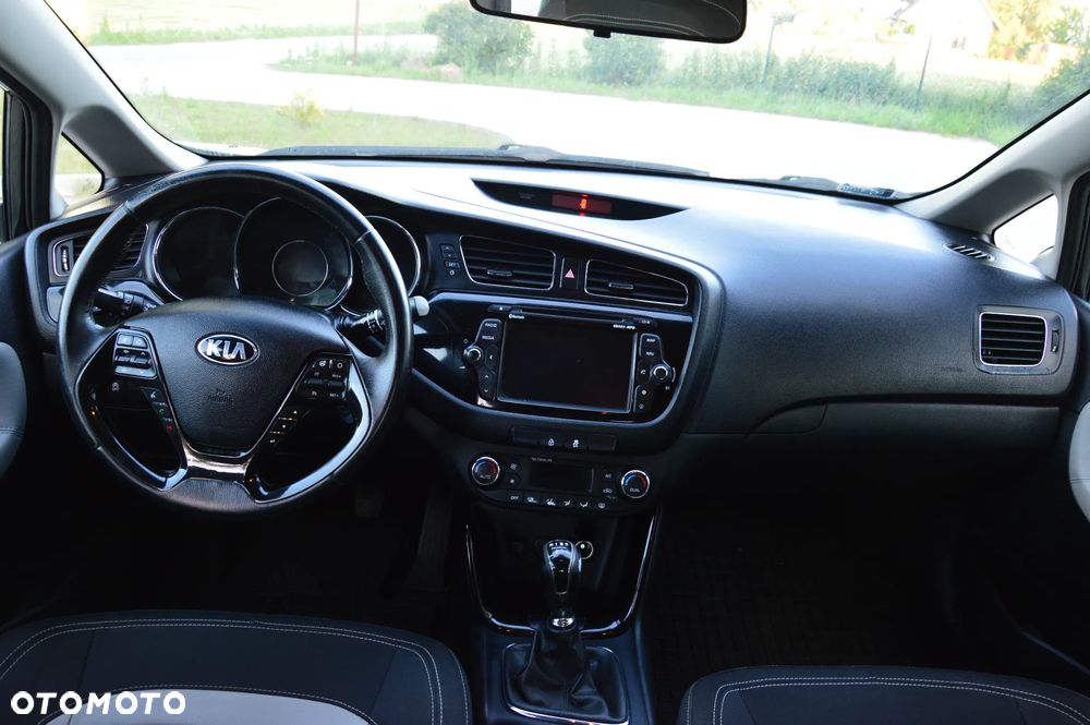 Kia Ceed - 22