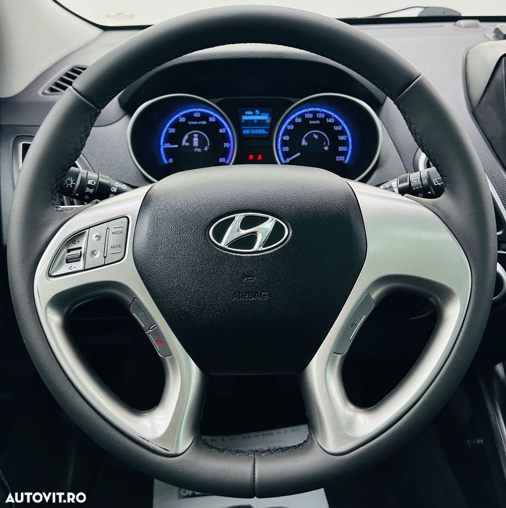 Hyundai ix35 1.6 2WD Fifa World Cup Edition - 32