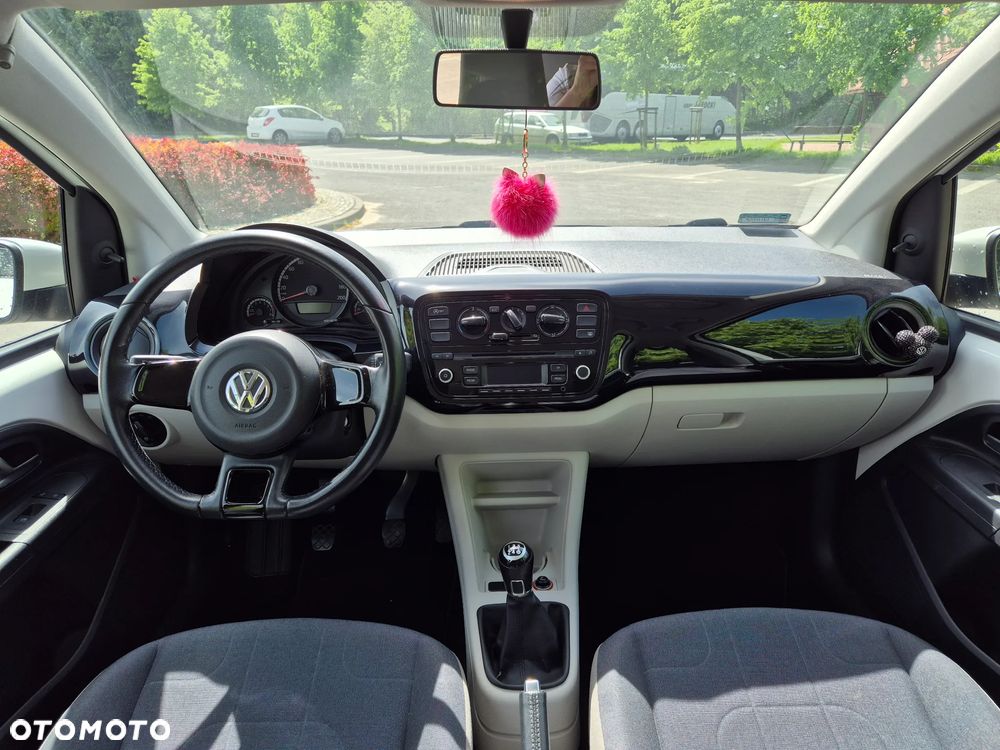 Volkswagen up! BlueMotion Technology move - 11