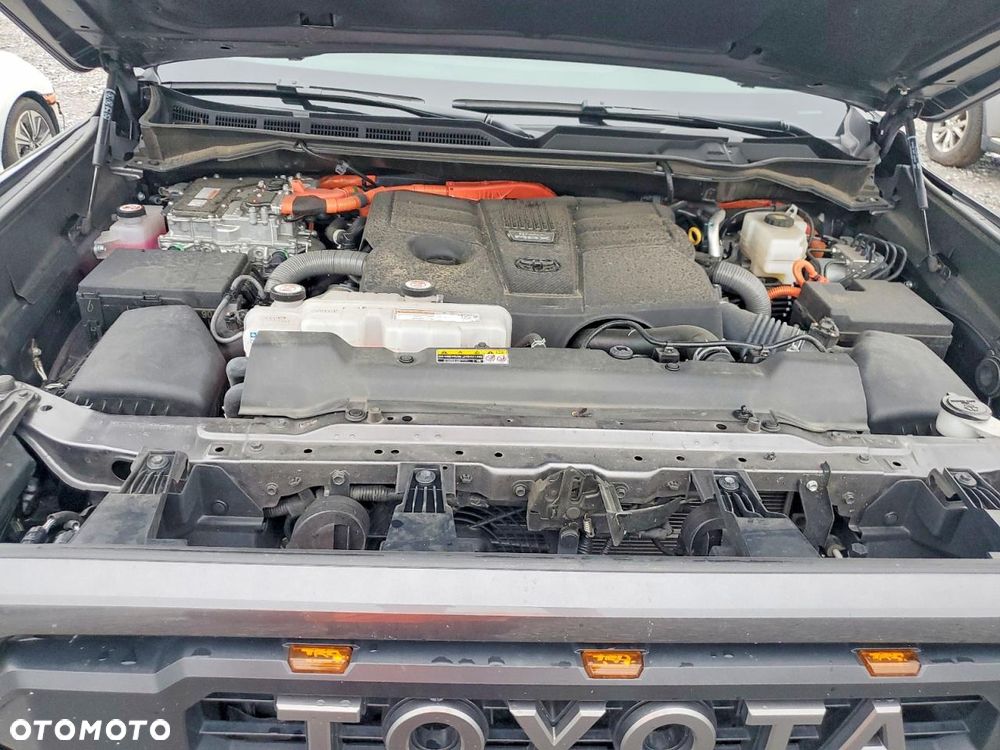 Toyota Tundra - 12