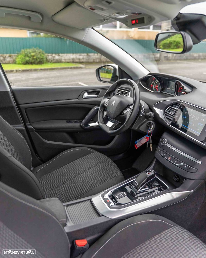 Peugeot 308 PureTech 130 GPF EAT8 Stop & Start Active Pack - 28