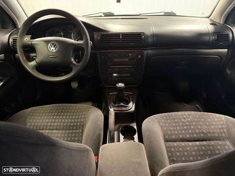 VW Passat 1.9 TDi Trendline 4M - 3