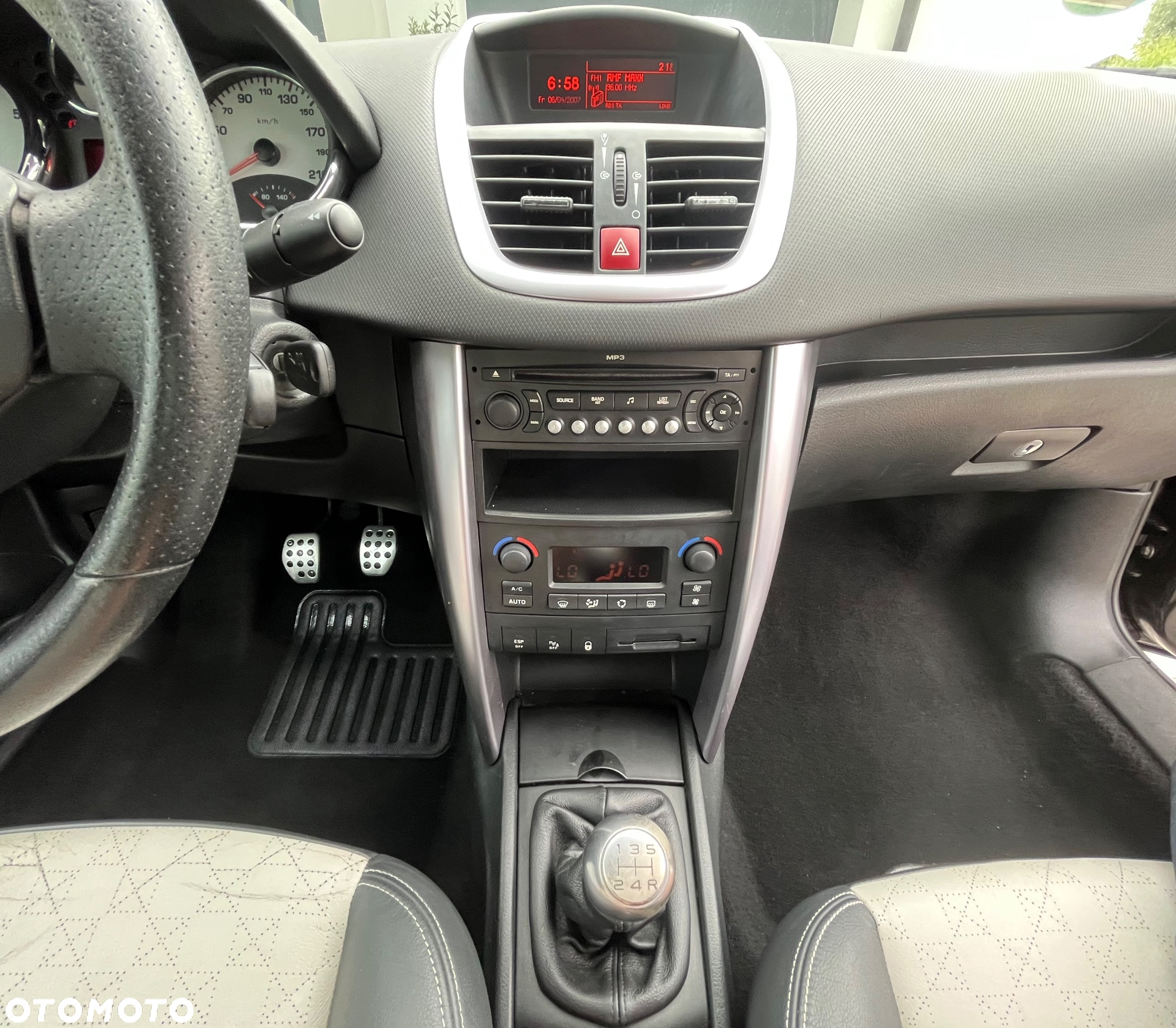 Peugeot 207 CC 120 VTi Roland Garros - 10