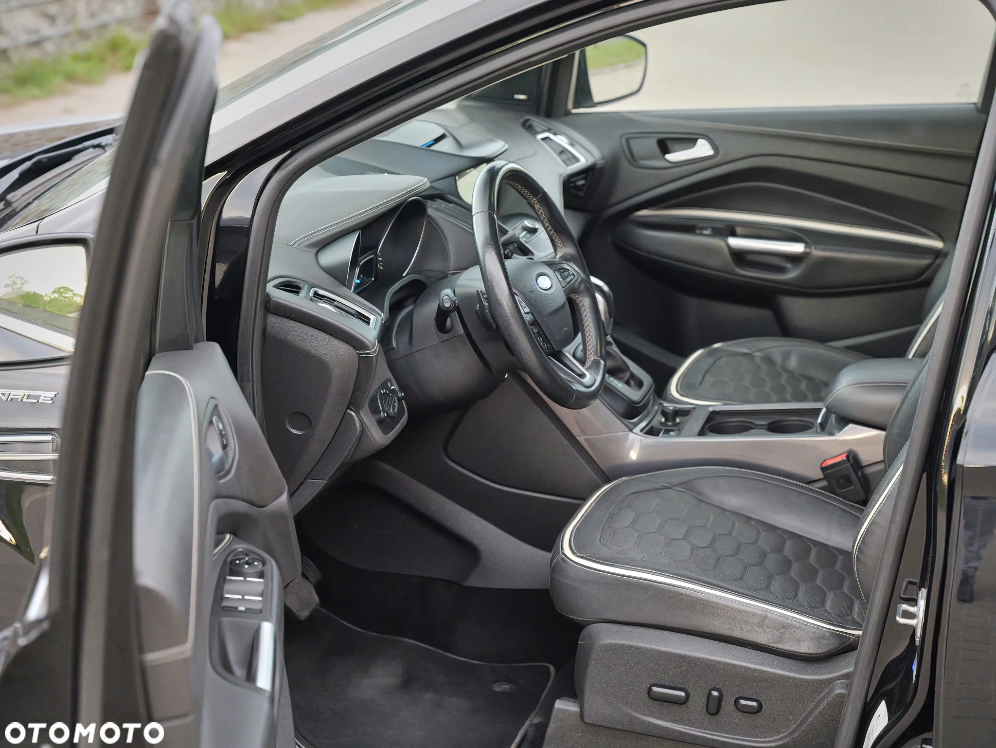 Ford Kuga 2.0 TDCi 4x4 Vignale - 14