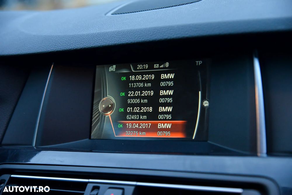 BMW Seria 5 520d Aut. Luxury Line - 30