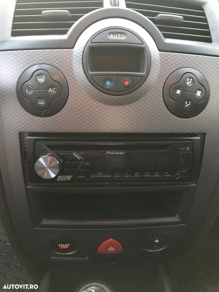 Renault Megane II 1.6 Influence - 13