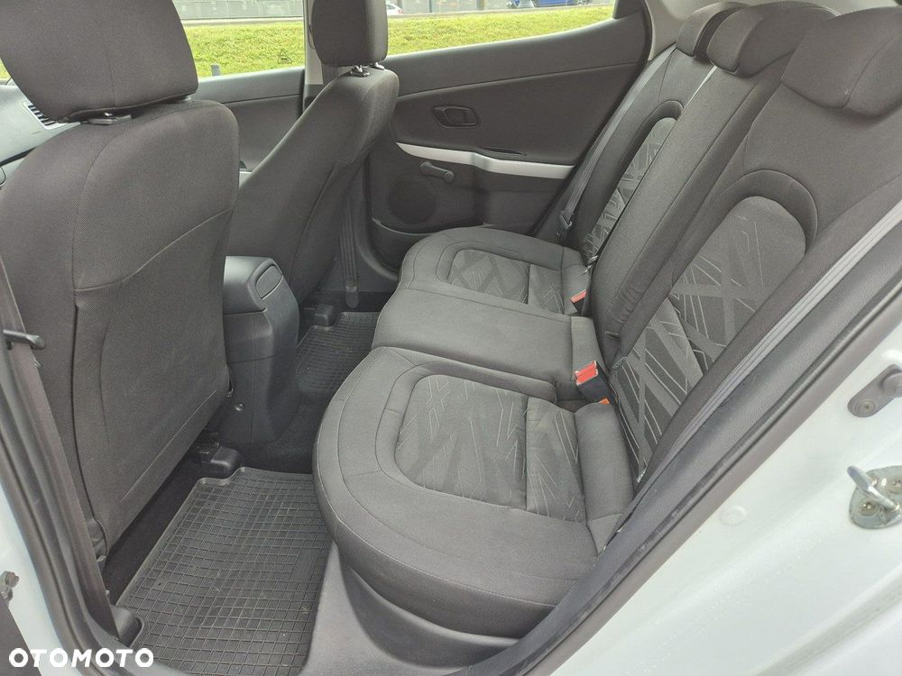 Kia Ceed - 10