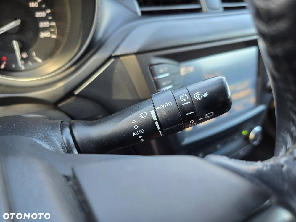 Toyota Avensis 2.0 D-4D Premium - 11