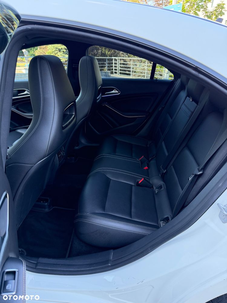 Mercedes-Benz CLA 250 4-Matic - 10