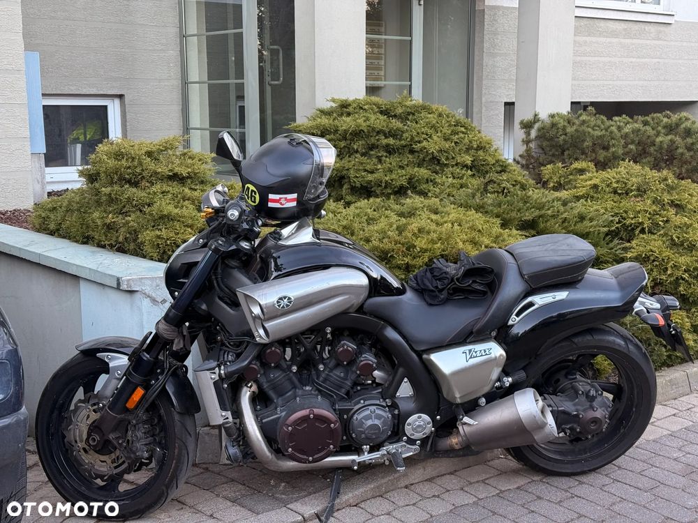 Yamaha V-MAX - 1