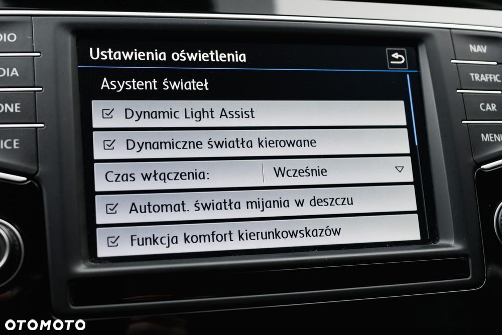 Volkswagen Passat - 19