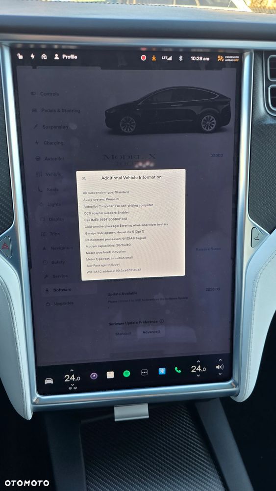 Tesla Model X - 21