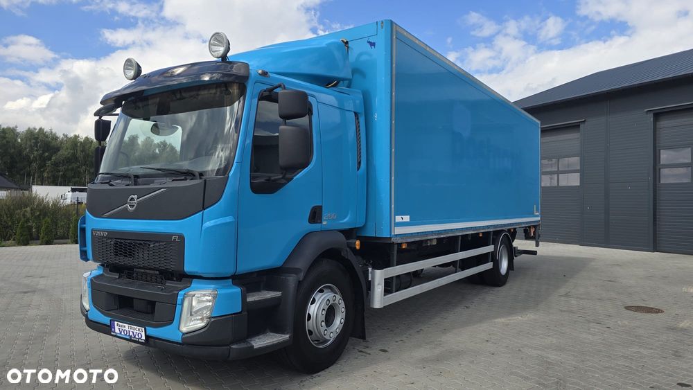 Volvo FL 250 Euro 6 18 palet zabudowa SCHMITZ kontener kurierka full air super stan! do końca ASO! świeży import! - 22