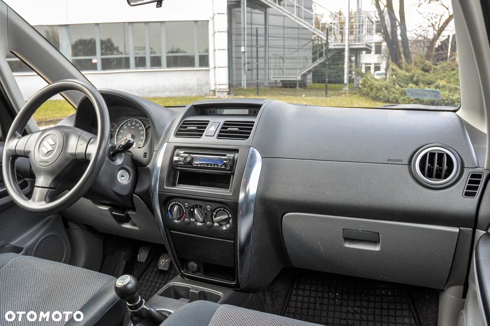 Suzuki SX4 1.5 Streetline 4x2 Classic - 10