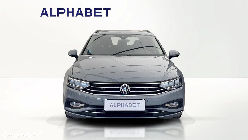Volkswagen Passat - 8