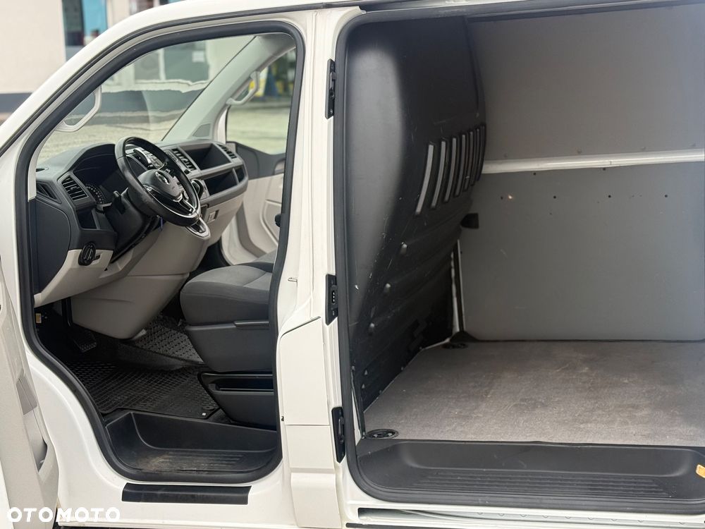 Volkswagen Transporter. LONG - 10