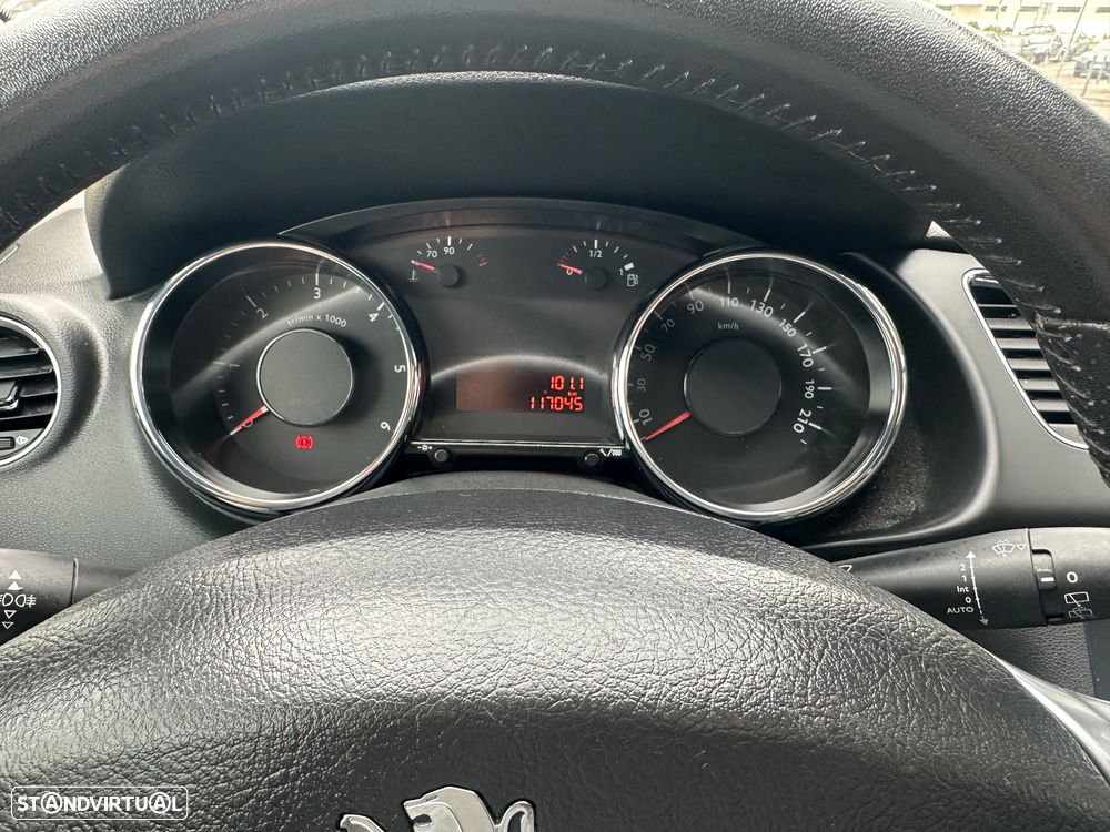 Peugeot 3008 1.6 BlueHDi Style EAT6 - 31