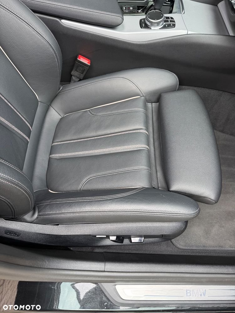 BMW Seria 5 518d Luxury Line sport - 21
