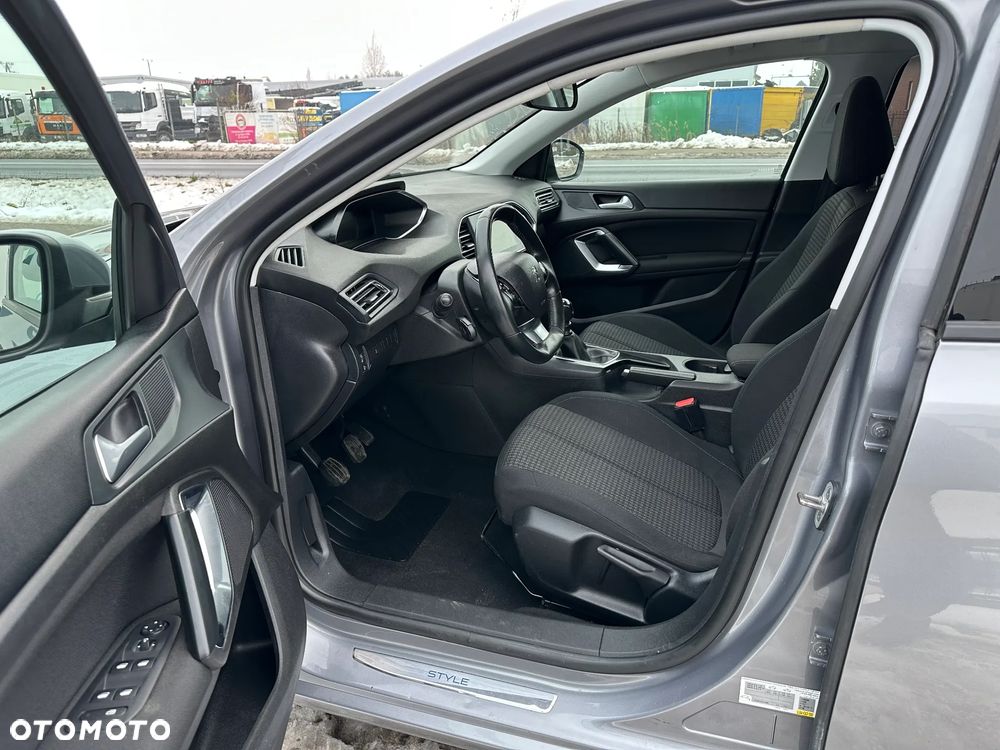 Peugeot 308 PureTech 110 Stop & Start Style - 12