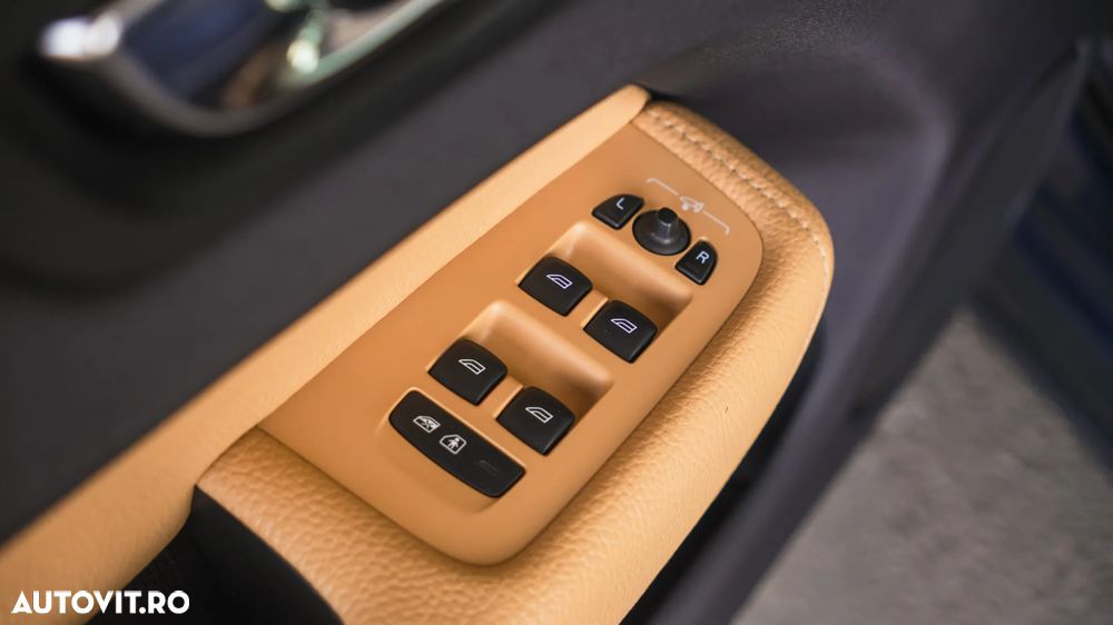 Volvo XC 60 T8 Twin Engine AWD Momentum - 21