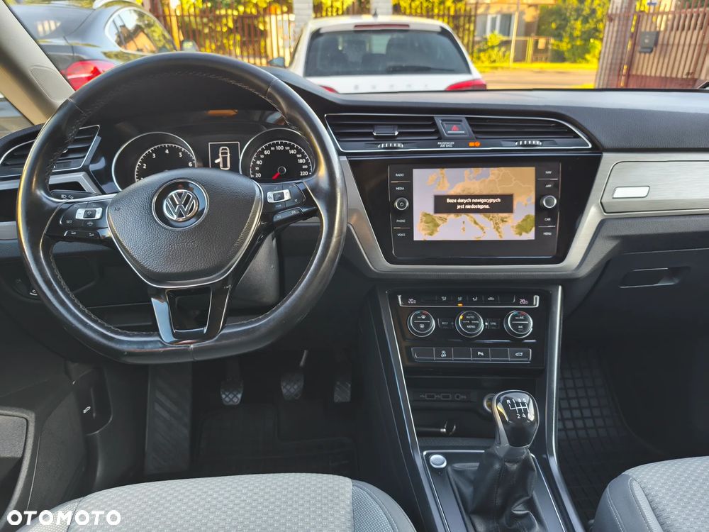 Volkswagen Touran 1.5 TSI EVO Trendline - 16
