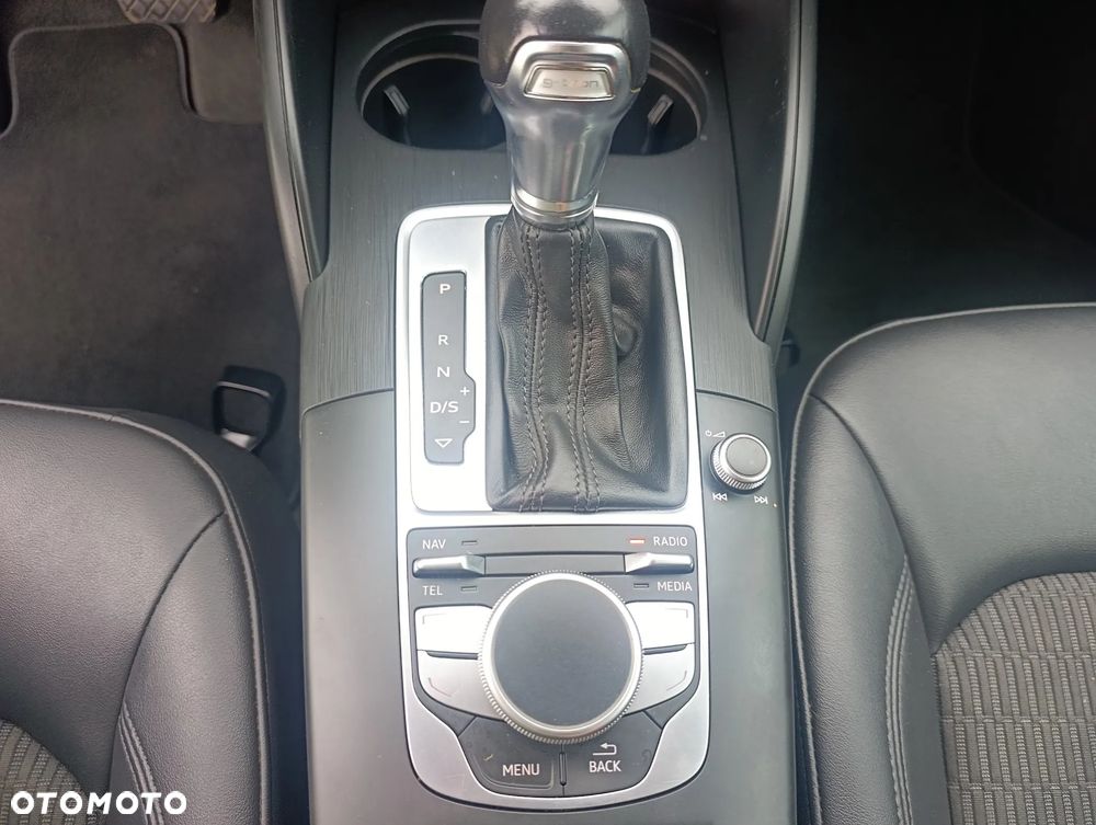 Audi A3 Sportback 30 g-tron S tronic - 24