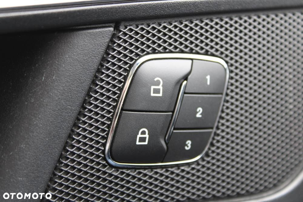 Ford S-Max - 13