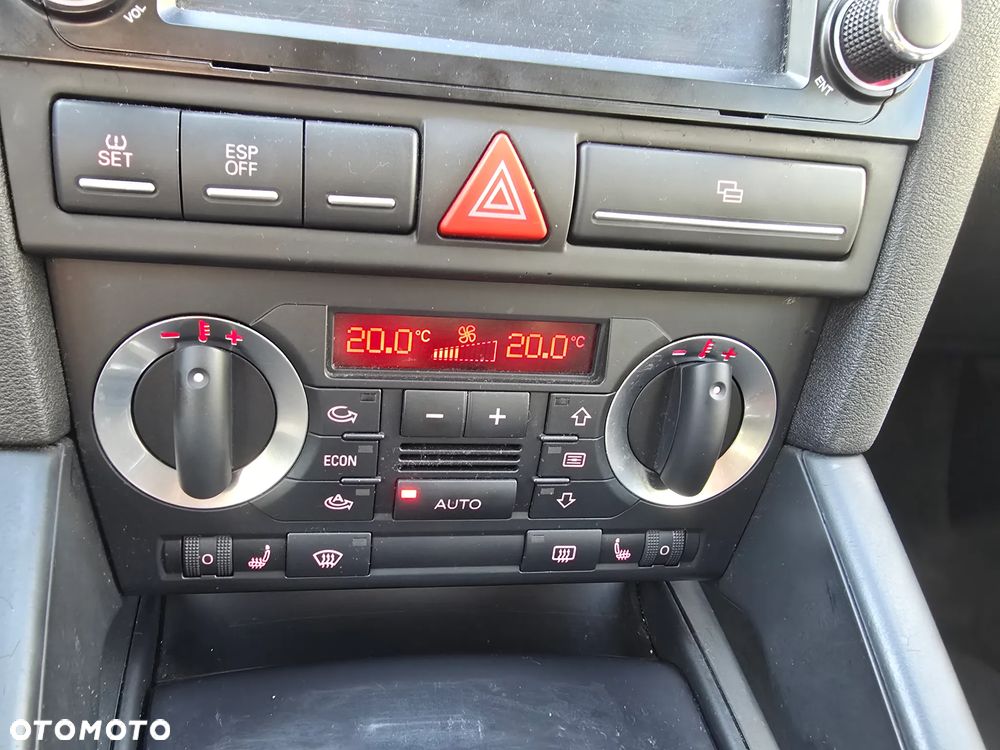Audi A3 Sportback 2.0 TDI DPF (DSG) S tronic Ambition - 14