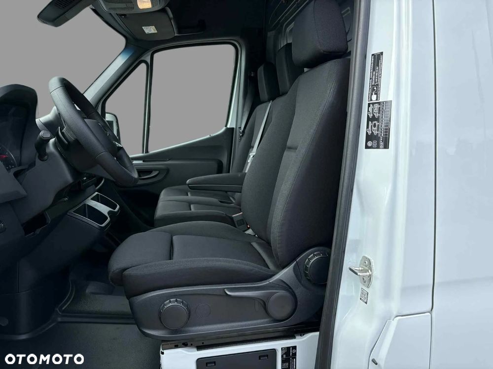 Mercedes-Benz Sprinter - 9