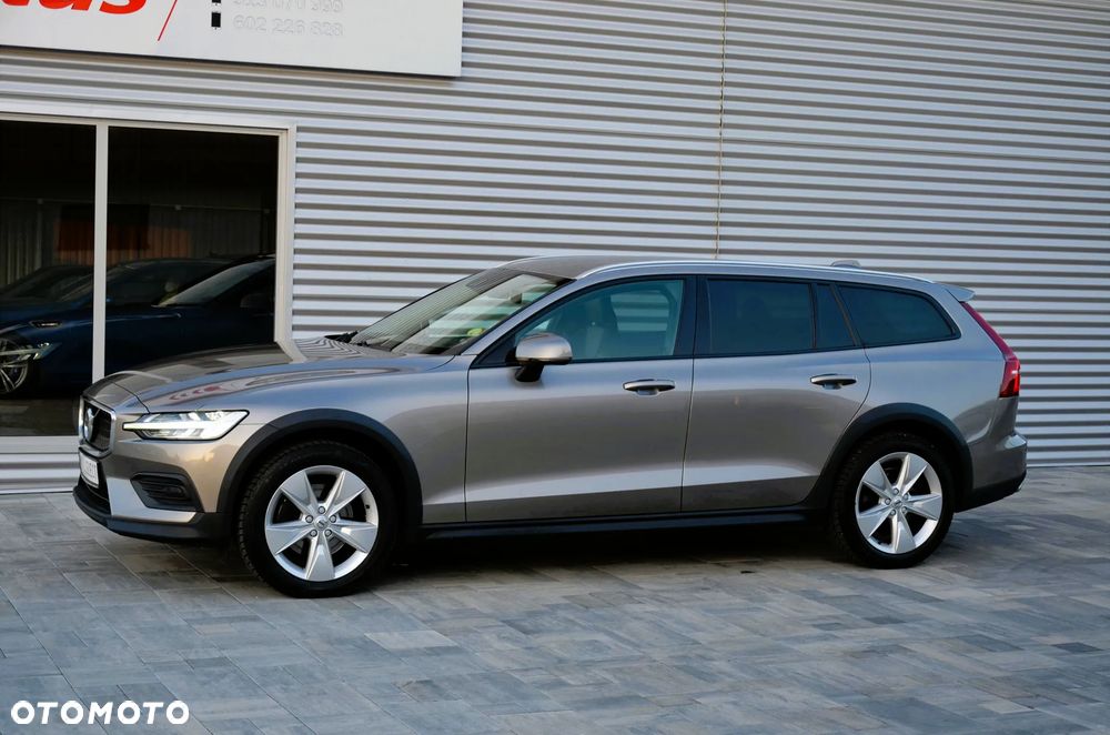 Volvo V60 Cross Country D4 AWD Geartronic Pro - 10