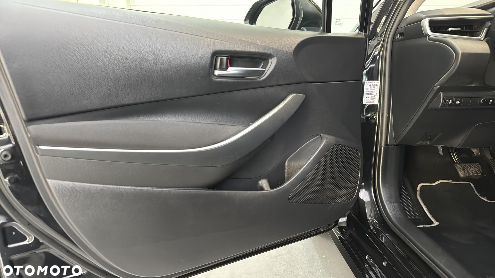 Toyota Corolla 1.8 Hybrid Active - 12
