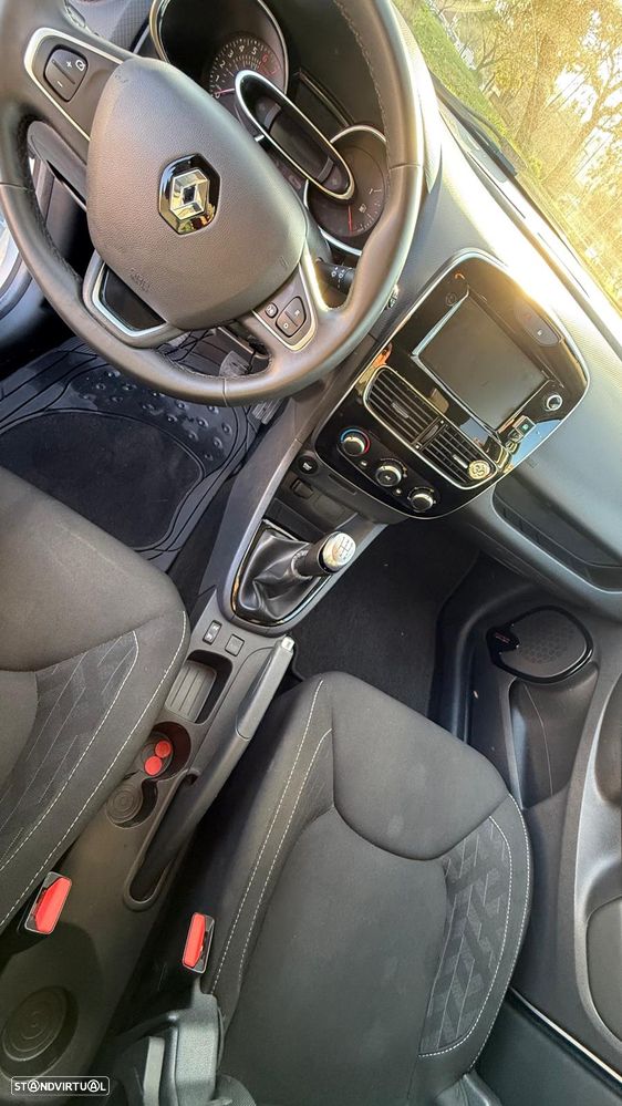 Renault Clio Sport Tourer 0.9 TCE Limited - 9