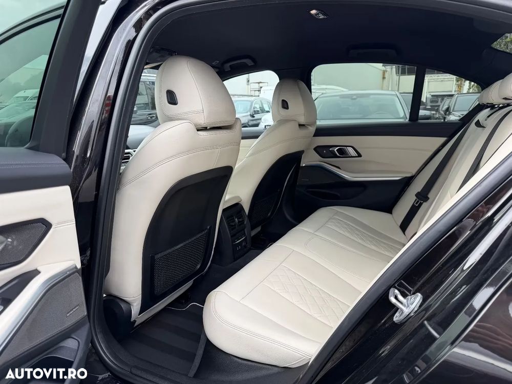 BMW Seria 3 330e Aut. M Sport - 12