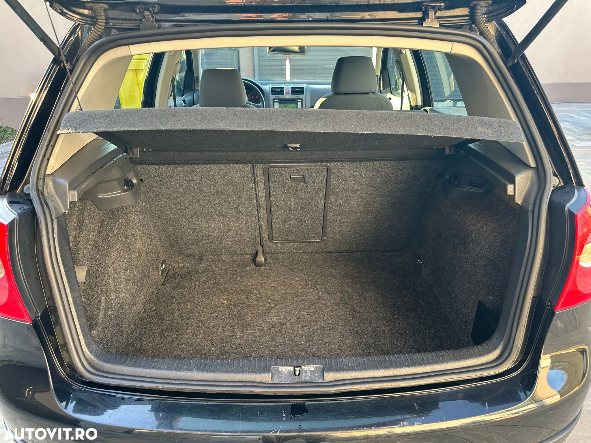 Volkswagen Golf 1.9 TDI Comfortline DPF - 12