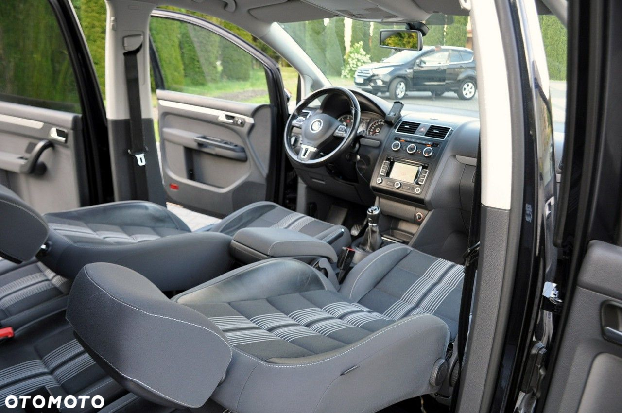 Volkswagen Touran - 25