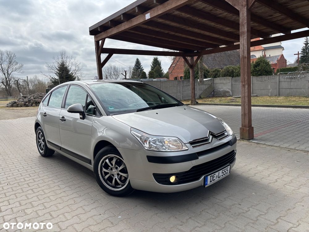 Citroën C4 1.4 16V Style - 2