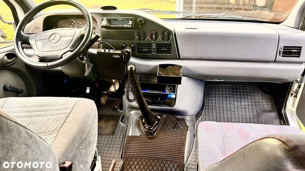 Mercedes-Benz Sprinter - 13