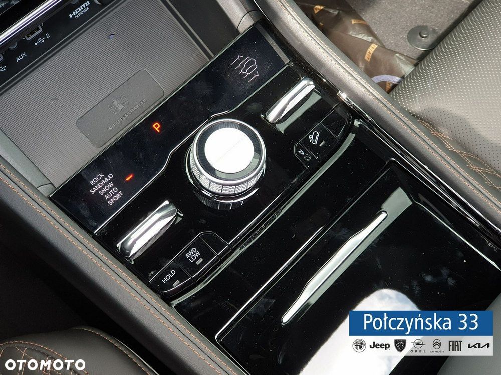 Jeep Grand Cherokee - 23