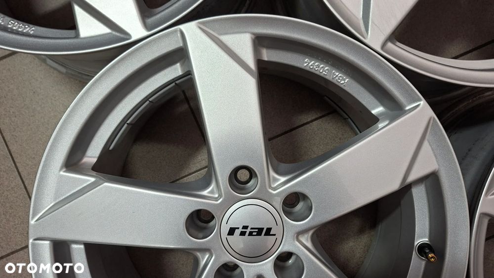Felgi Aluminiowe 17 Audi A4 B7 5x112 ET 38 Rial Kodak - 4