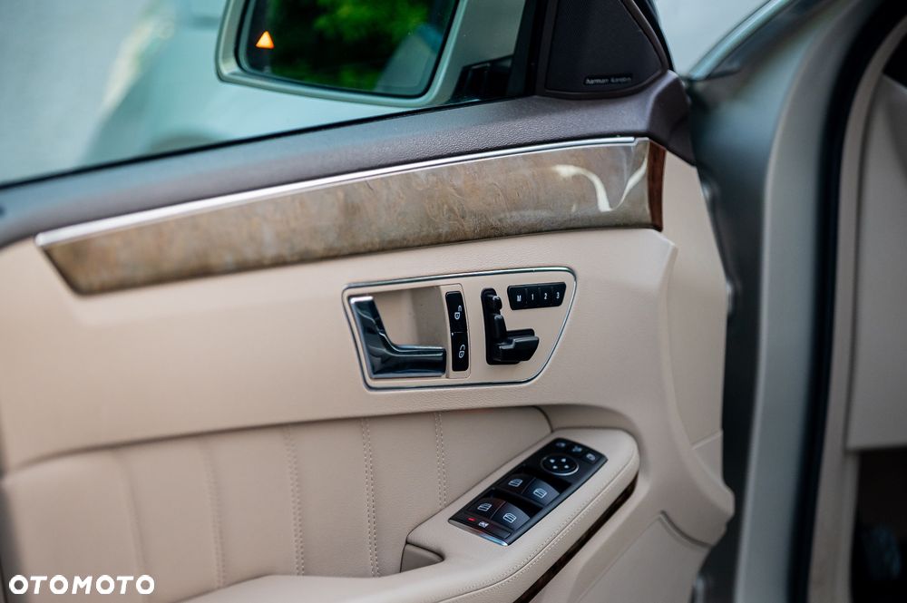 Mercedes-Benz Klasa E 350 CDI BlueEff - 38