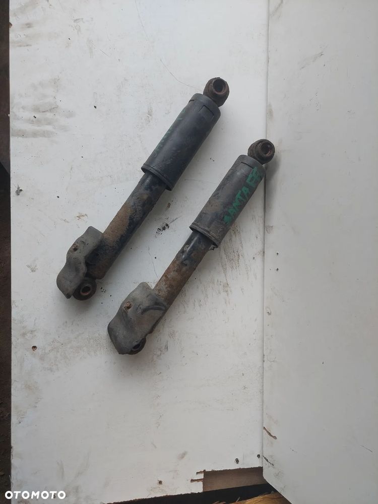 AMORTYZATOR TYLNY PRAWY LEWY TYYŁ SANTA FE II 2.2 - 1