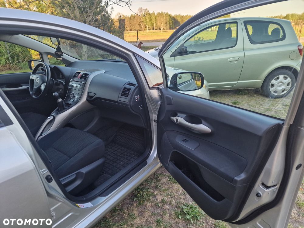 Toyota Auris - 16