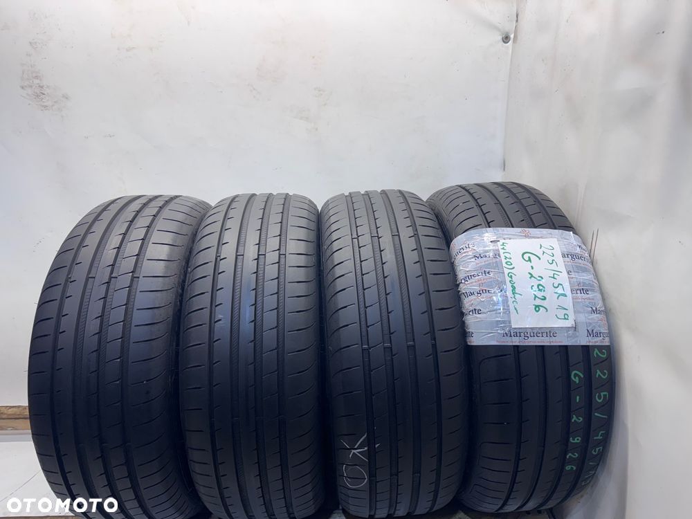 G-2926 225/45R19 96W GOODYEAR EAGLE F1 - 1
