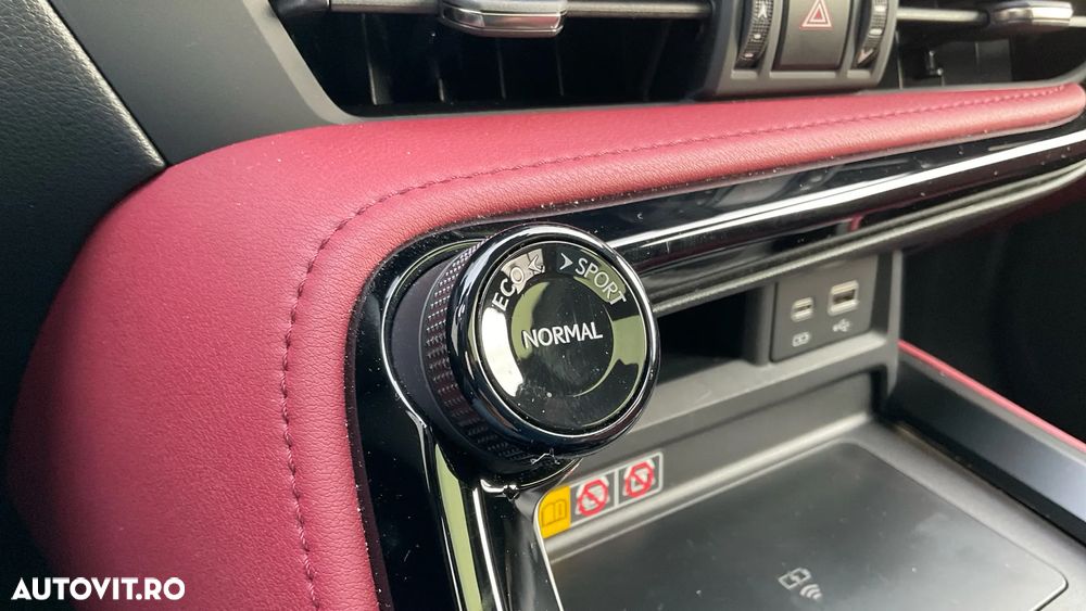 Lexus Seria NX 450h+ AWD CVT PHEV Executive - 38