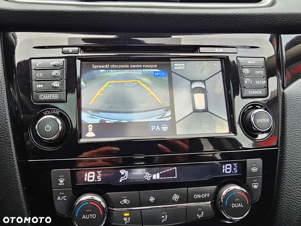 Nissan Qashqai 1.6 DCi TEKNA - 14