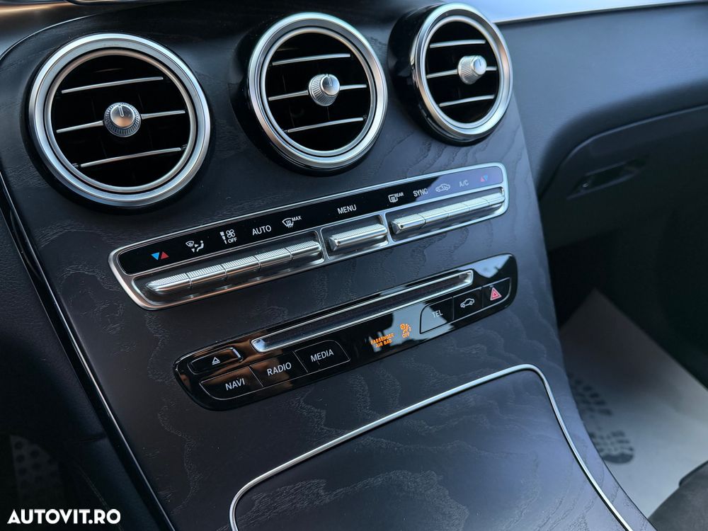 Mercedes-Benz GLC 250 d 4MATIC 9G-TRONIC AMG Line - 22