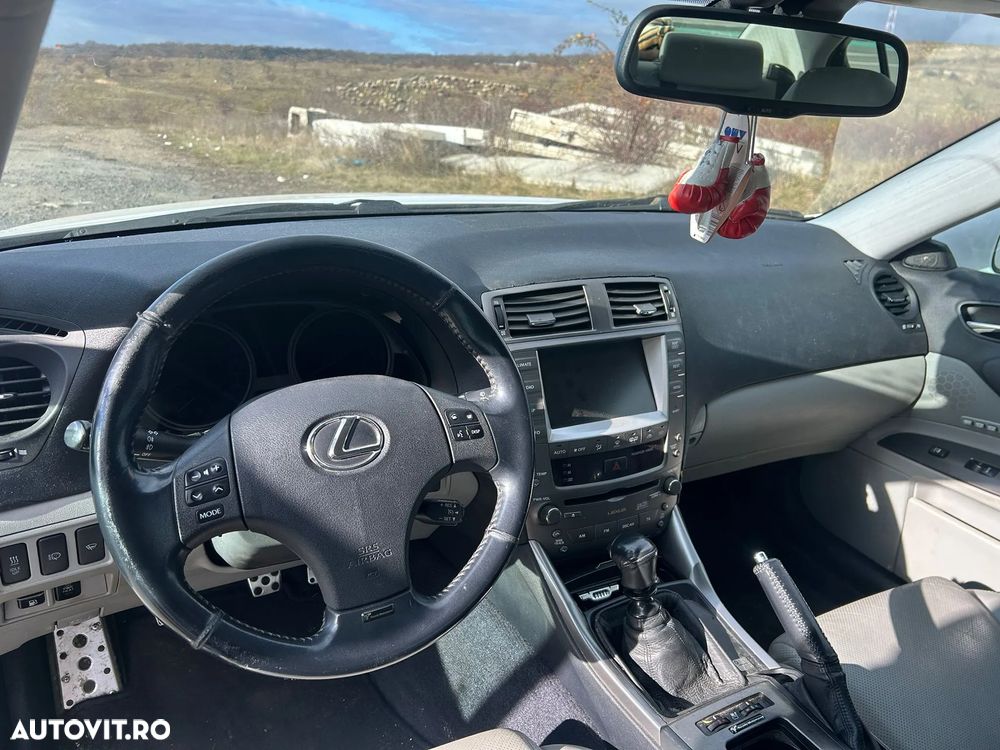 Lexus Seria IS 220d - 9