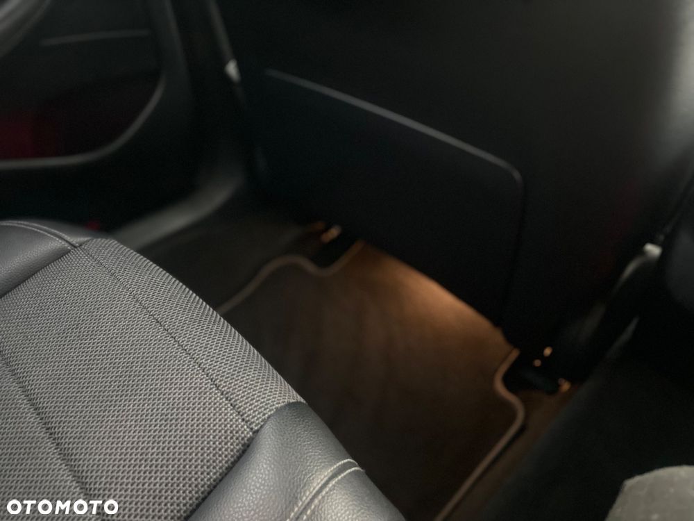 Mercedes-Benz Klasa E 220 d 9G-TRONIC AMG Line - 27